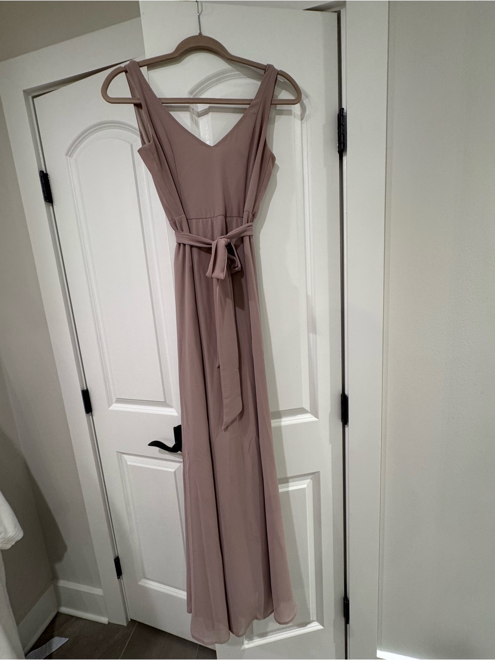 SHOW ME YOUR MUMU BRIDESMAID Neutral floor length dress. Size SMALL